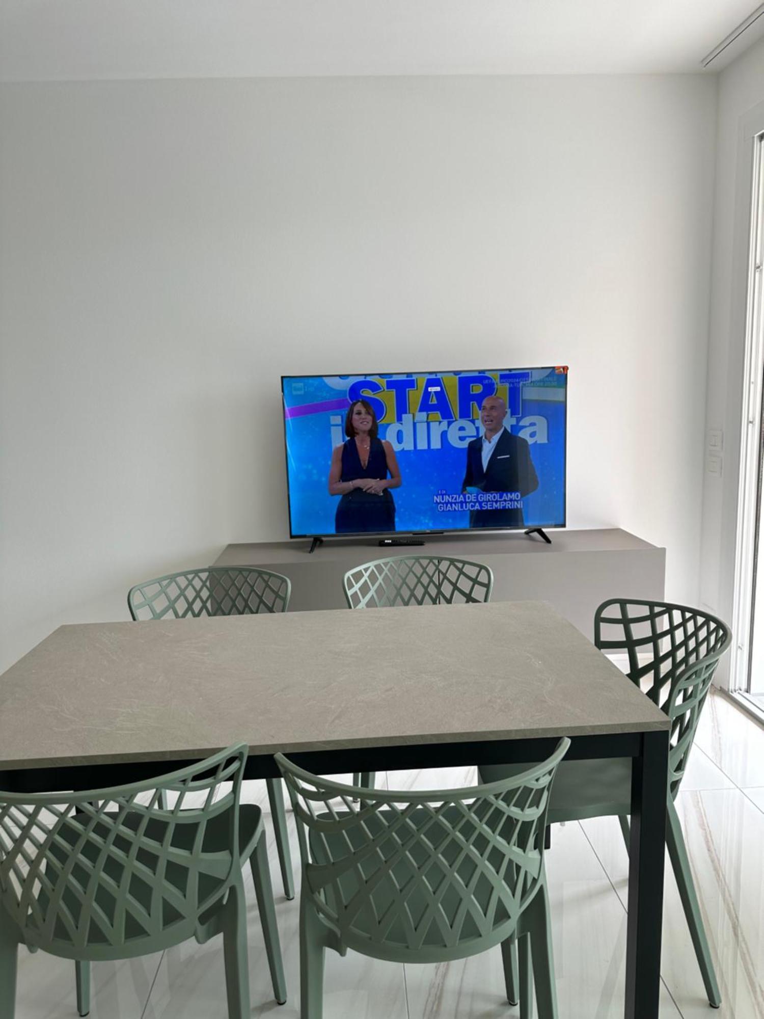 Beach Palace With Small Swimming Pool, Private Beach, Parking Lido di Jesolo Eksteriør bilde